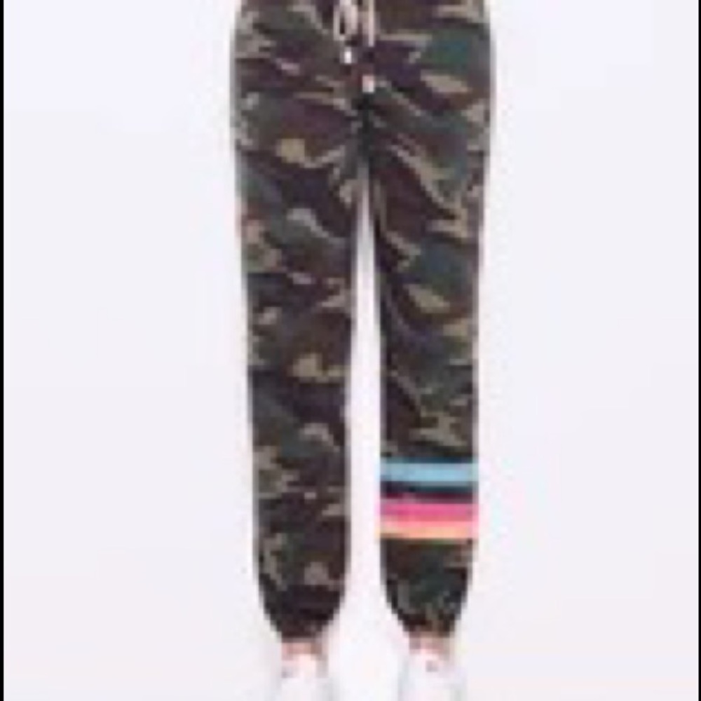 Sundry Stripes Dark Camo Pants size 0. Like new!